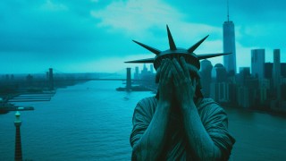 Government Shutdown Theatre Fuels More Gold Gains