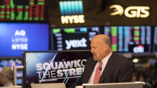 Legendary Stock Investor Rushes to Buy More Gold